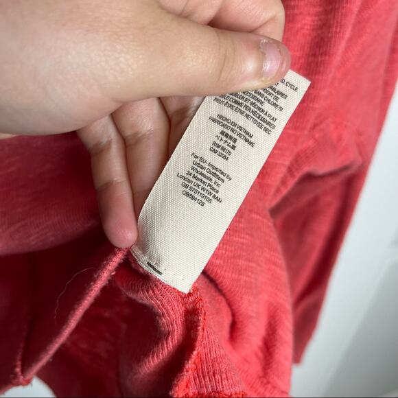 Free People Don't Forget Me Side Pink Thermal Button Long Sleeve Top Size Small - Picture 8 of 8